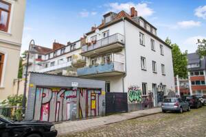 Bremen-Viertel: Mehrfamilienhaus mit 6 Wohneinheiten, kleiner Ladenfläche und 2 Garagen – 28203 Bremen – Vorschaubild 2
