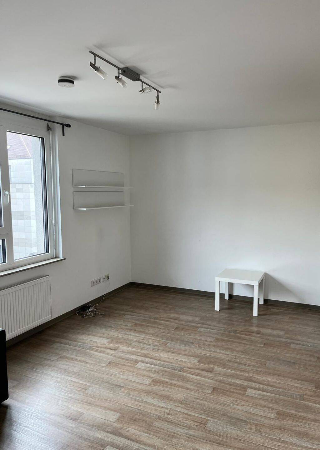 Teilmöbliertes 2-Zimmer-Studentenapartment mit Einbauküche – Nürnberg – Vorschaubild 6