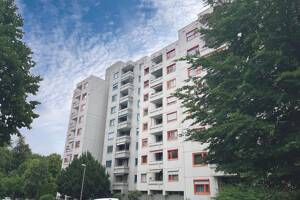 3 ½-Zimmer-Wohnung mit Balkon, Aufzug und Garage!