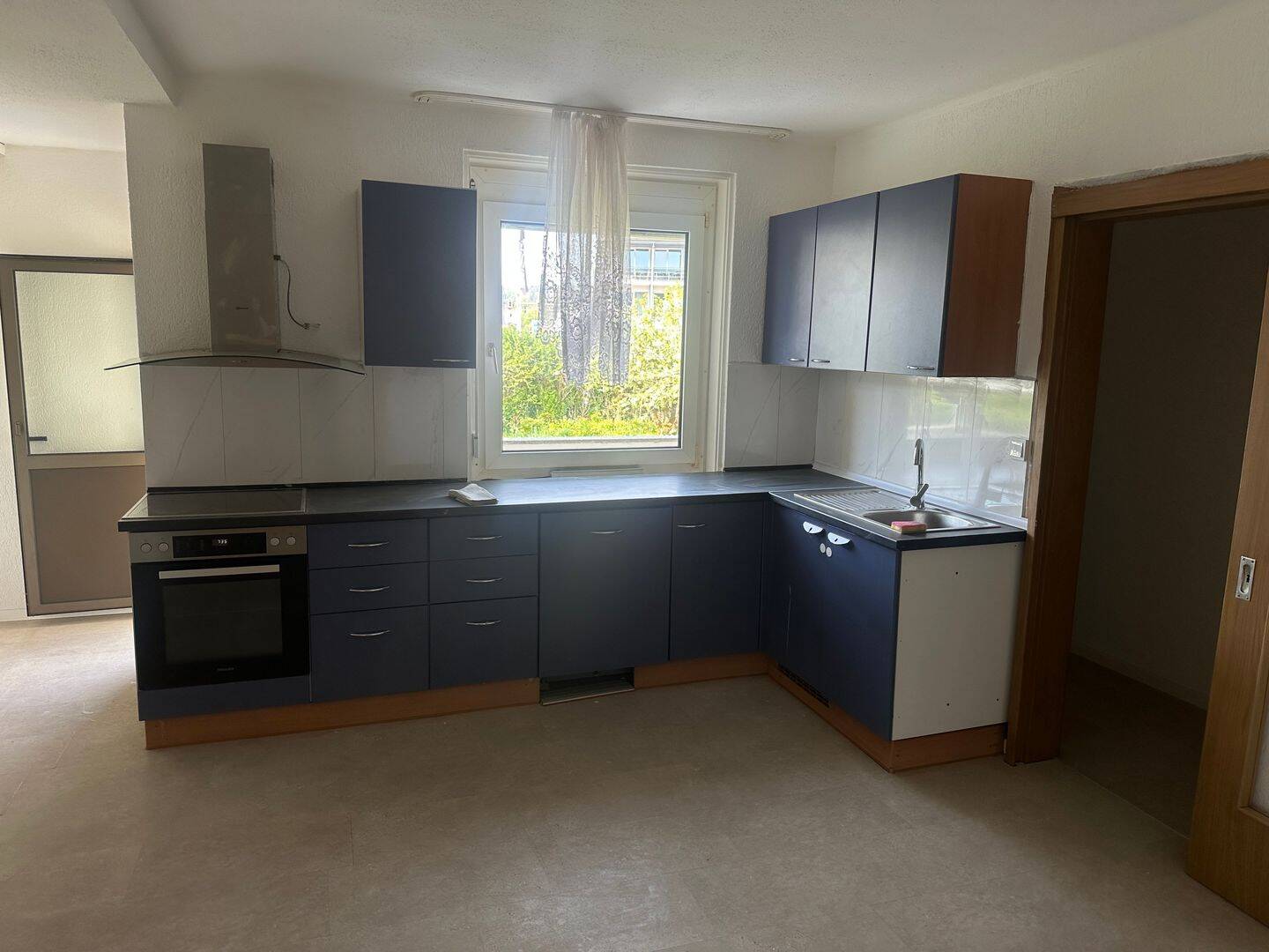 5,5 Zimmer Einfamilienhaus in zentraler Lage Tiengen ! – Waldshut-Tiengen – Vorschaubild 4