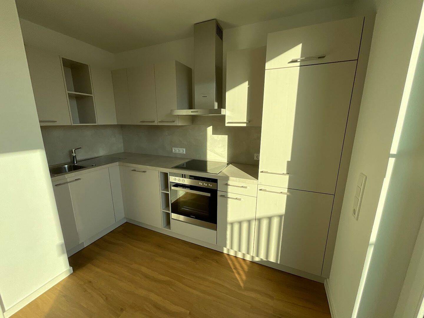 Modern, großzügig & einladend - dein neues Zuhause wartet! – Nürnberg – Vorschaubild 3