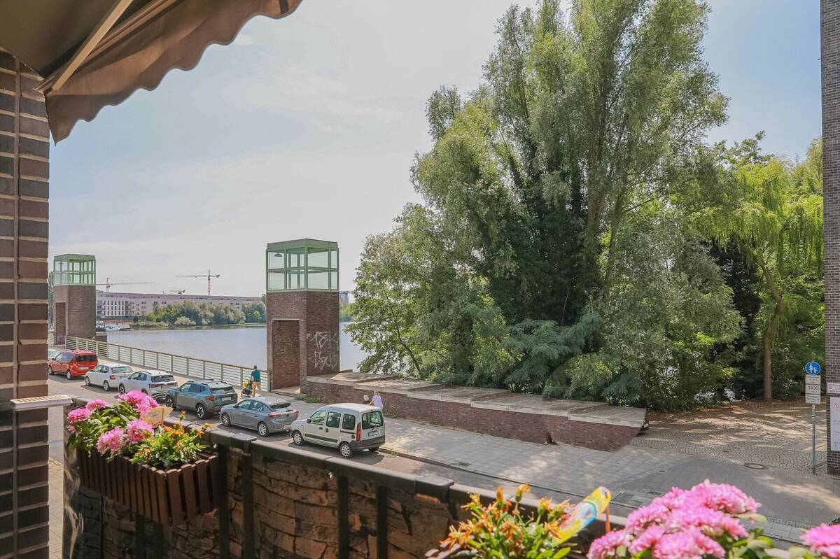 Wasserblick! Klasse 3 Zimmerwohnung direkt an der Havelspitze.TG Stellplatz inklusive! – 13587 Berlin – Bild 1 von 9