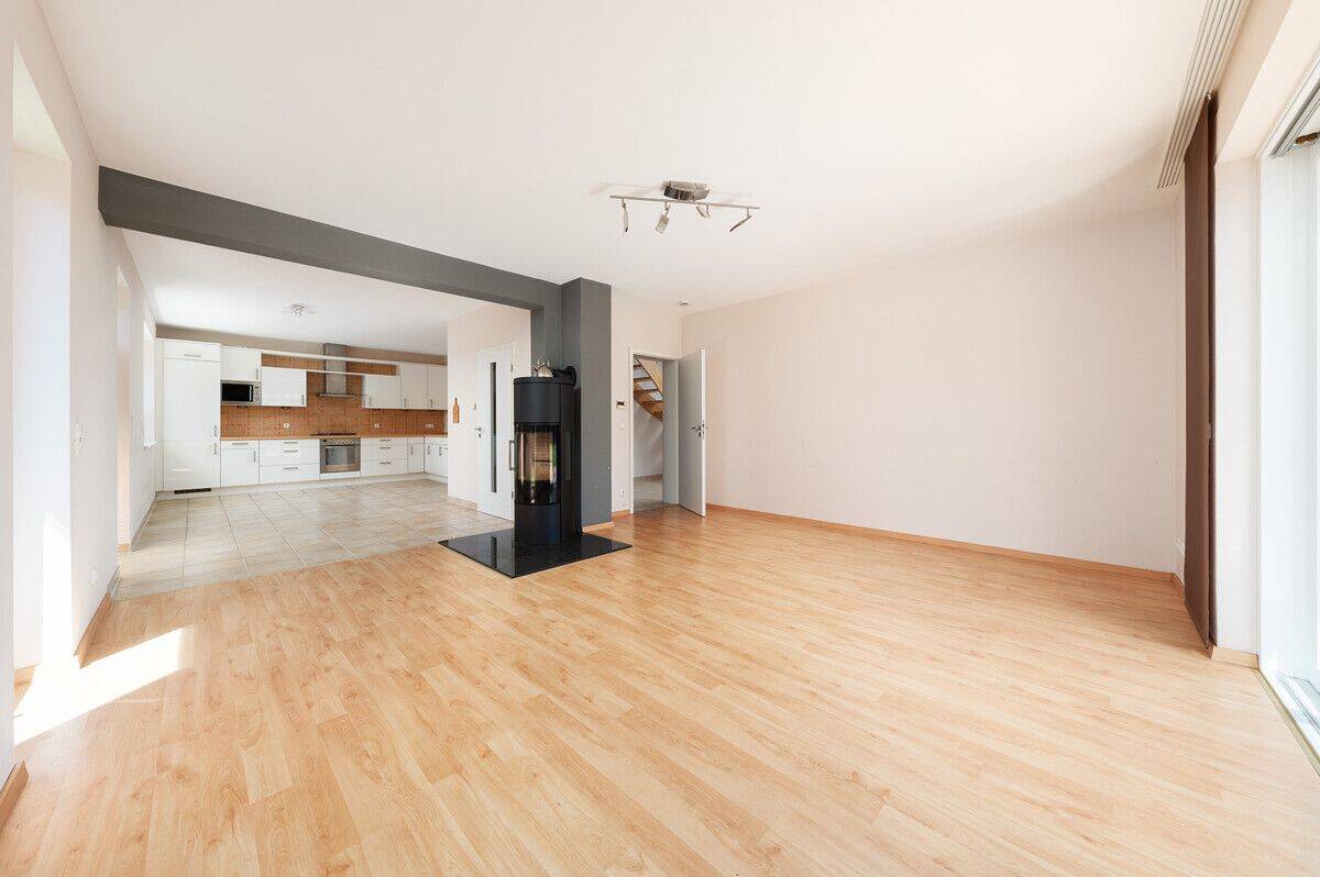 Schwanewede: Ansprechendes, großzügiges Einfamilienhaus mit Garage auf schönem Süd-West-Grundstück – Schwanewede – Vorschaubild 2