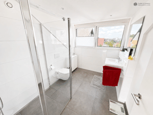 GEHOBENE AUSSTATTUNG: * 2,5-Zi. * 71 m² * Balkon * TL-Bad * EBK * Stpl. * Bestlage S-Wangen * – 70327 Stuttgart – Vorschaubild 4