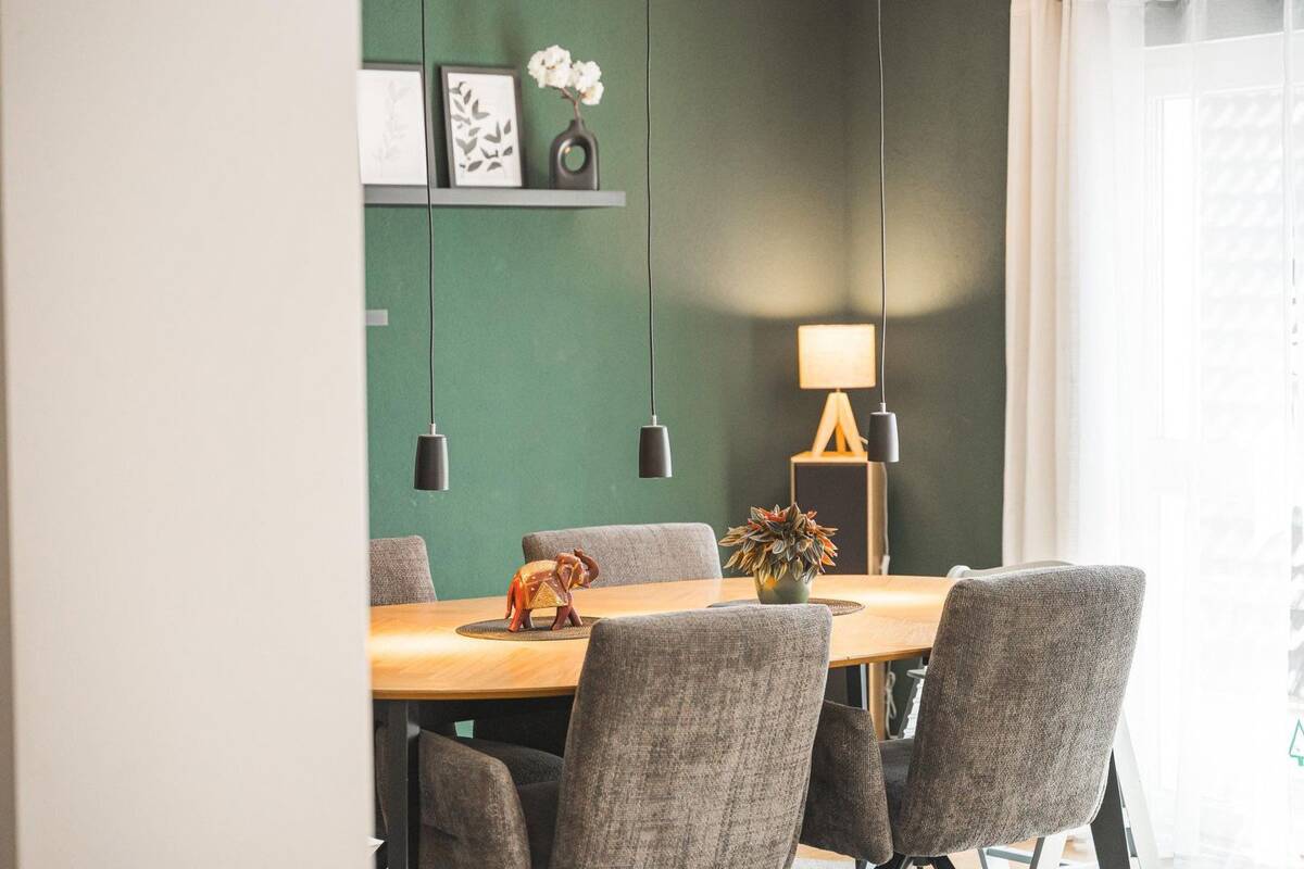 Kernsanierte Doppelhaushälfte mit Einliegerwohnung – 70329 Stuttgart – Bild 1 von 9