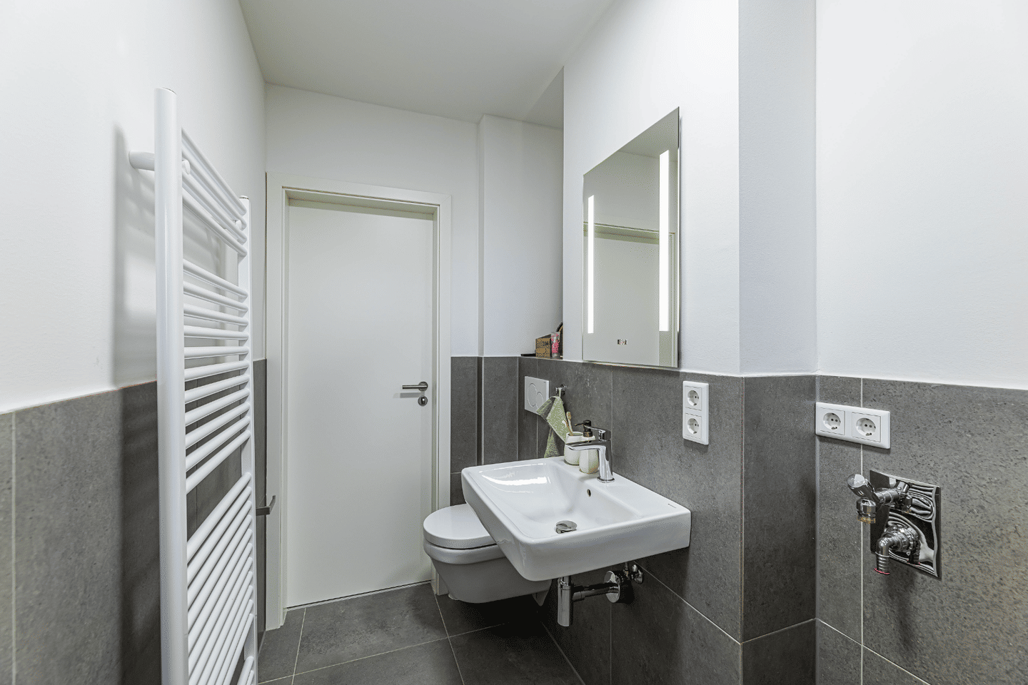Möbliertes WG Zimmer in modernisierter Wohnung in Nürnberg – Nürnberg – Vorschaubild 4