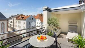 Exklusive Penthouse-Maisonette mit Dachterrasse, Panoramafenster, Aufzug & Stellplatz – 66111 Saarbrücken – Vorschaubild 3