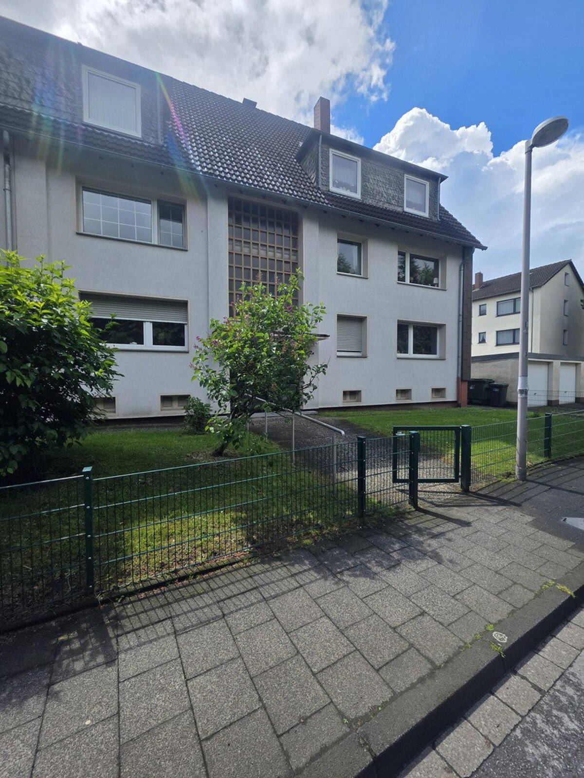 Große Wohnung die auch in 2 Wohnungen umgewandelt werden kann – 45476 Mülheim an der Ruhr – Bild 1 von 9