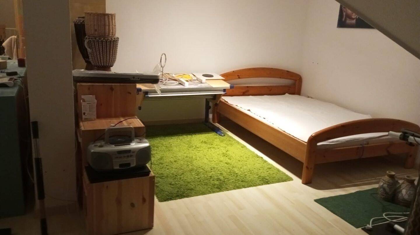 Gemütliche 1-Zimmer-Dachgeschosswohnung mit Garage und Keller in Rottenbauer
