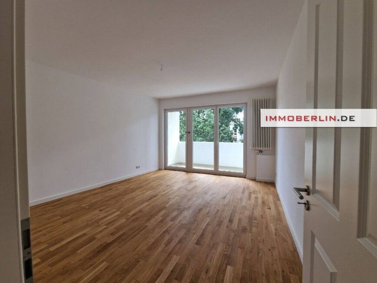 IMMOBERLIN.DE - Geschmackvoll modernisierte Wohnung mit ruhiger Südwestloggia – 13593 Berlin – Bild 1 von 9