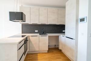 1,5-Zimmer-Wohnung mit traumhaftem Weitblick & eigenem Tiefgaragenstellplatz – 93051 Regensburg – Vorschaubild 2
