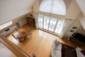 Ruhige 4-Zimmer-DG-Wohnung mit 2 Bädern, 2 Balkonen + Galerie in Waldtrudering – 81827 München – Vorschaubild 5