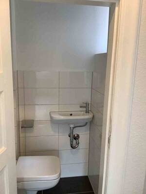 Mitten im Geschehen: gemütliche 2-Zimmer Wohnung mit Mansarde im Zentrum von Kiel per sofort – 24103 Kiel – Vorschaubild 8