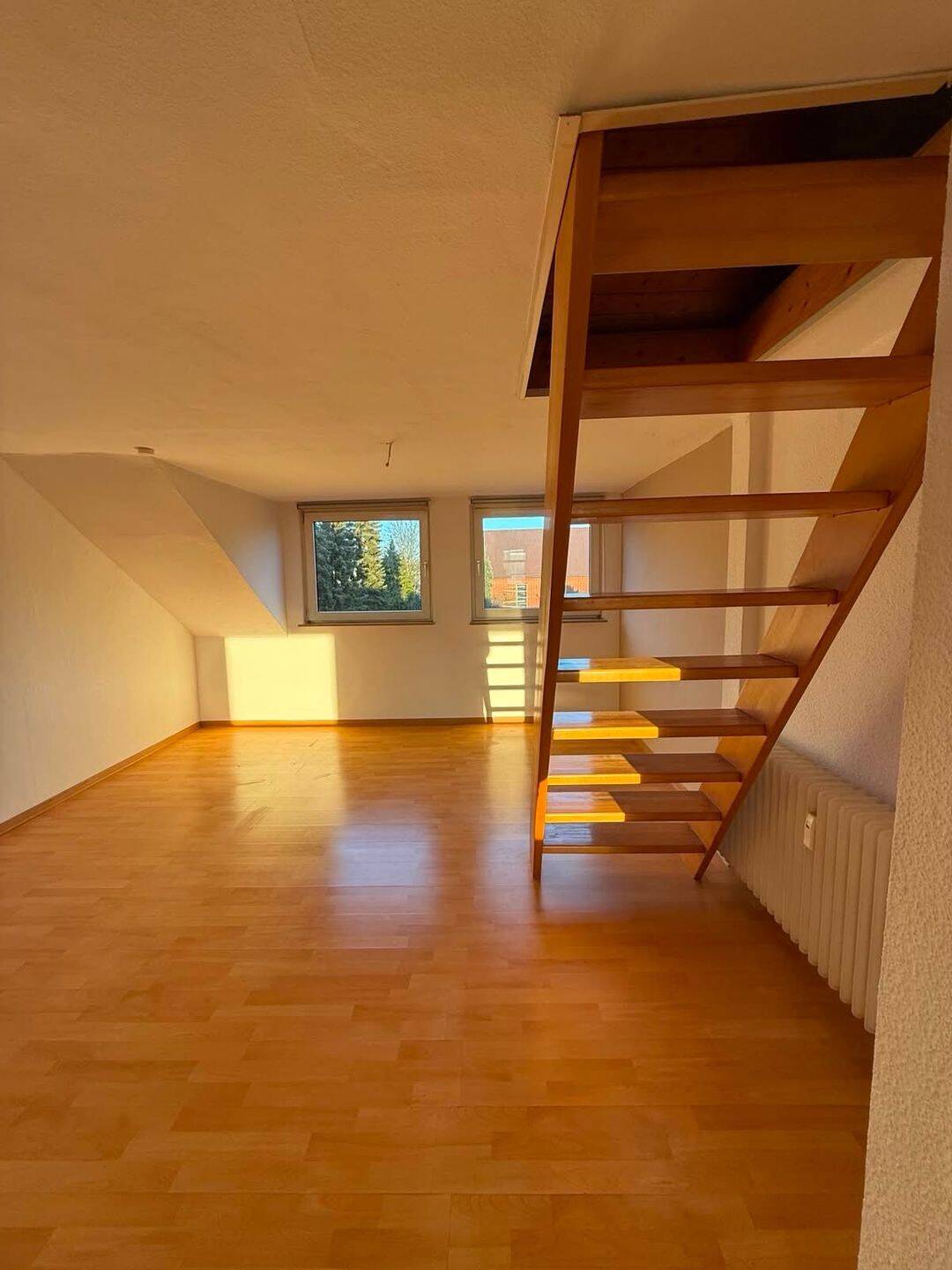 Gepflegte Dachgeschosswohnung im 3-Familienhaus in zentraler Lage – Hamm – Vorschaubild 2
