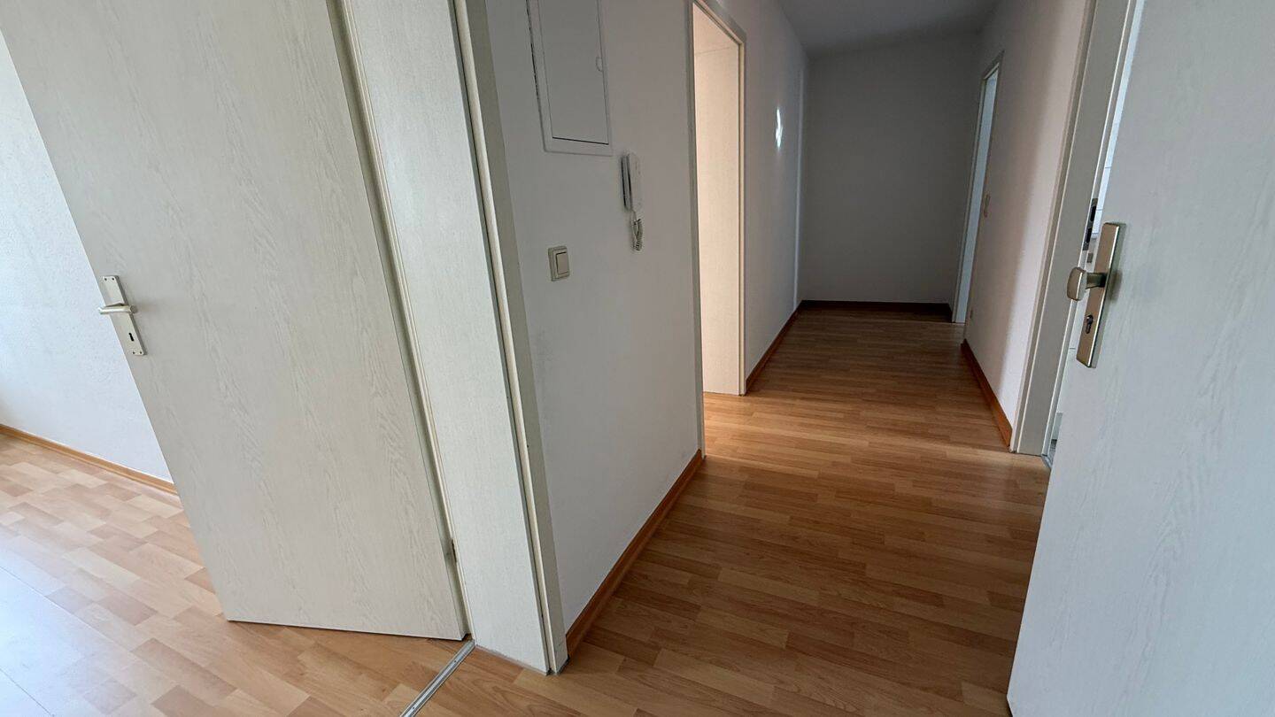 EBK inklusive !!! - im DG - WG-gerecht - Bad mit Fenster – Chemnitz – Vorschaubild 8