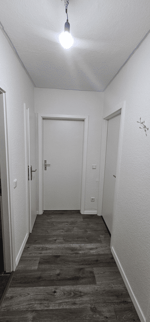 Frisch renovierte 4-Zimmer-Wohnung mit Balkon! – 45279 Essen – Vorschaubild 3
