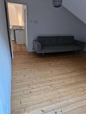 Charmante Dachgeschoss Wohnung in zentraler Lage an Einzelperson zu vermieten – 70188 Stuttgart – Vorschaubild 5