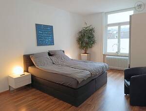 Schicke möblierte 2,5-Zimmer Wohnung mit Balkon in Wiesbaden Westend – 65195 Wiesbaden – Vorschaubild 2