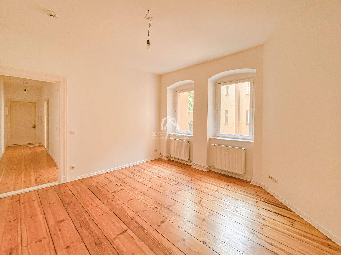 SCHMUCKE ALTBAUWOHNUNG IN EINEM TOP-ZUSTAND! RUHIG GELEGEN UND PERFEKT GESCHNITTEN! PROVISIONSFREI! – Berlin – Vorschaubild 3