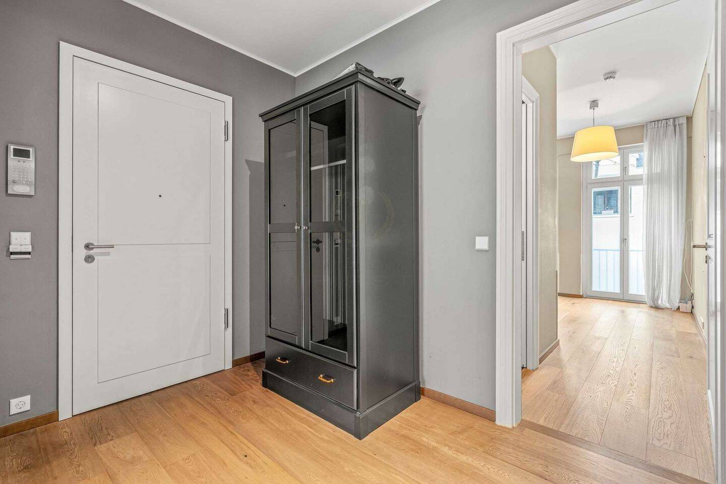 Designerwohnung mit hochwertiger Ausstattung und TG-Stellplatz in Berlin-Mitte – Berlin – Vorschaubild 3