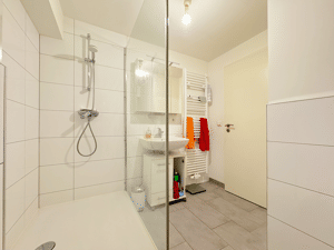 Findorff / Attraktive 2-Zimmer-Erdgeschosswohnung mit großzügigem Garten – 28215 Bremen – Vorschaubild 3