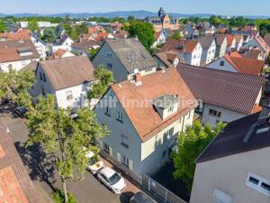 Seltene Gelegenheit: Dreifamilienhaus und Lagerhalle in F-Schwanheim – 60529 Frankfurt am Main – Vorschaubild 1