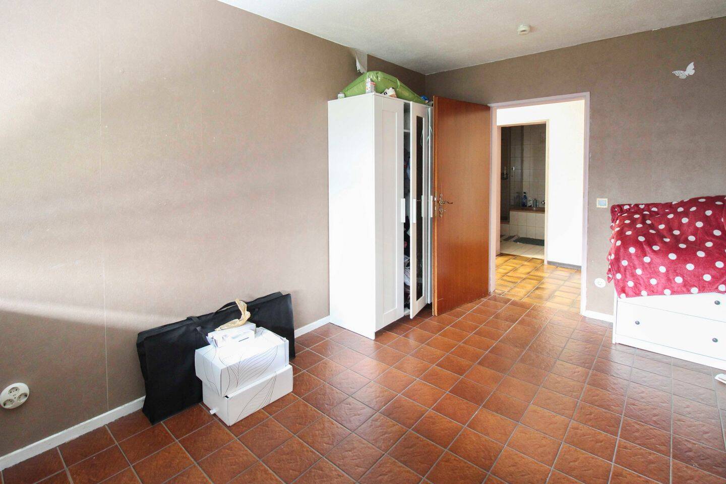 Helle 4,5-Zimmer EG-Wohnung mit Balkon und PKW-Freistellplatz – Mannheim – Vorschaubild 4