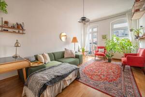 ? Top-Lage mit Blick auf die Samariterkirche! - Stilvolle 2-Zi-Whg mit Altbaucharme & Süd-Ost-Balkon – 10247 Berlin – Vorschaubild 2