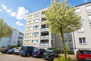 Einziehen und wohlfühlen - Modernisierte 4-Zimmer-Wohnung mit Balkon in Mannheim - Erbbaurecht