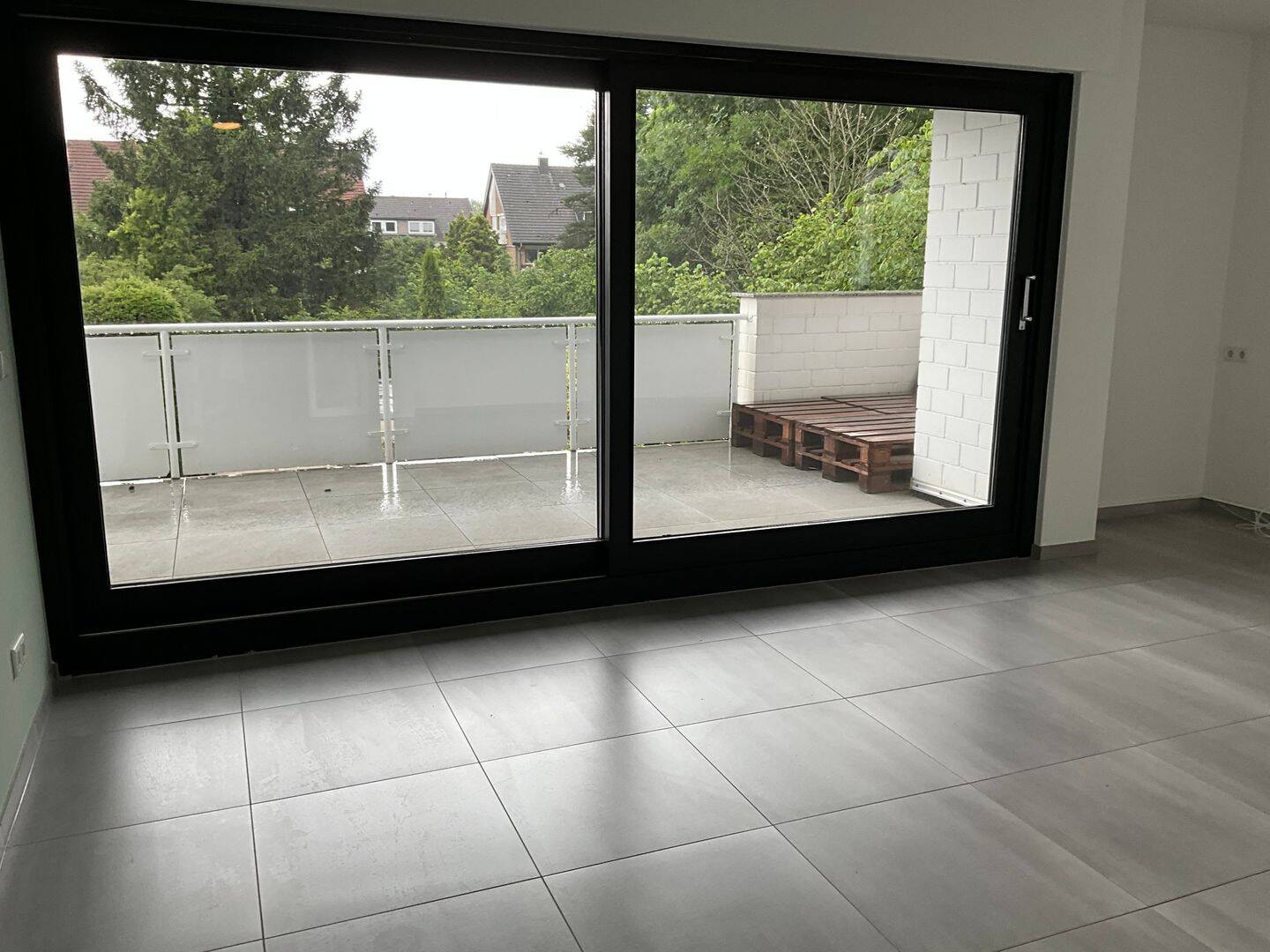 Tolle 3 Zimmer Wohnung mit Balkon, inkl. Garage und Einbauküche und freiem Bezug Nähe Rubbenbruchsee – Osnabrück – Vorschaubild 3