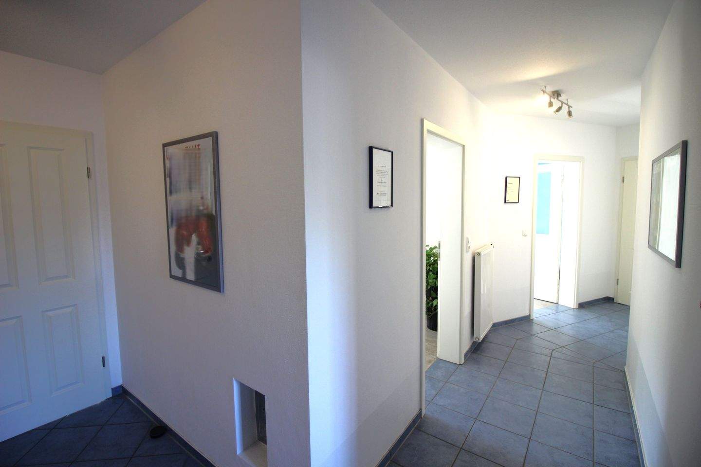 Perfekt für Selbstständige: repräsentatives Bürohaus mit Betreiber-Wohnung und großem Grundstück – Hamburg – Vorschaubild 9