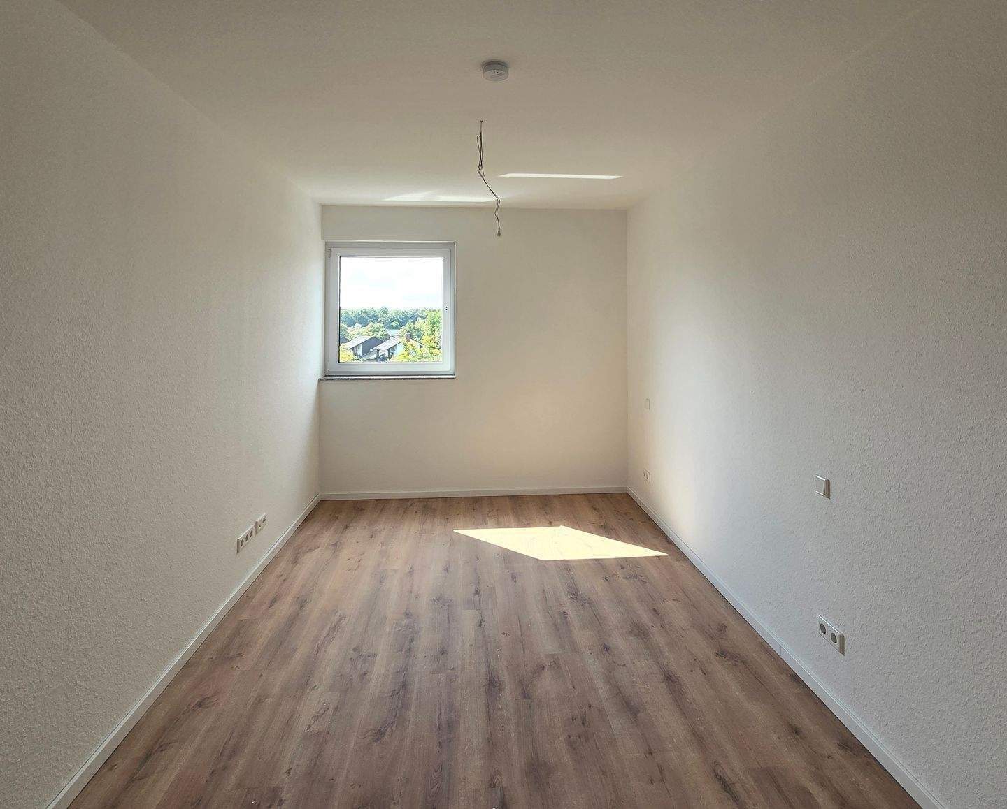 Exklusive 4 Zimmer Maisonette Wohnung - zentrale Lage, Dachterrasse - ab 01.04.2026 – Erlensee – Vorschaubild 9