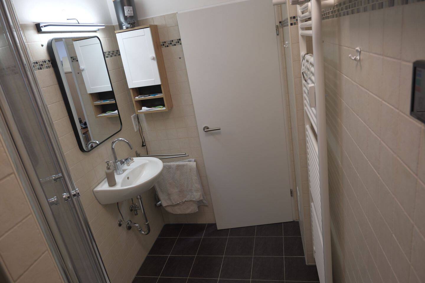 Zentrale 3-Zimmer-Wohnung in Erlangen, einzugsfertig möbliert&ausgestattet – Erlangen – Vorschaubild 9
