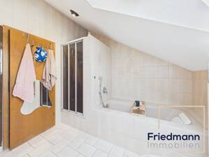 Ruhiges Wohnen am Trimmelter Hof: Gepflegte Dachgeschosswohnung in Zweifamilienhaus, ideal für Paare – 54296 Trier – Vorschaubild 8
