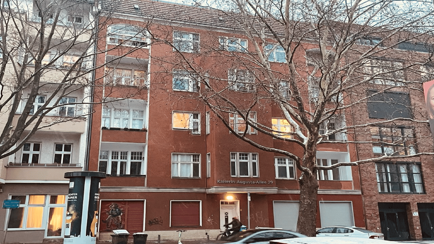 Berlin Provisionsfrei komplett saniert bezugsfertig zu vermieten in Charlottenburg – Berlin – Vorschaubild 2