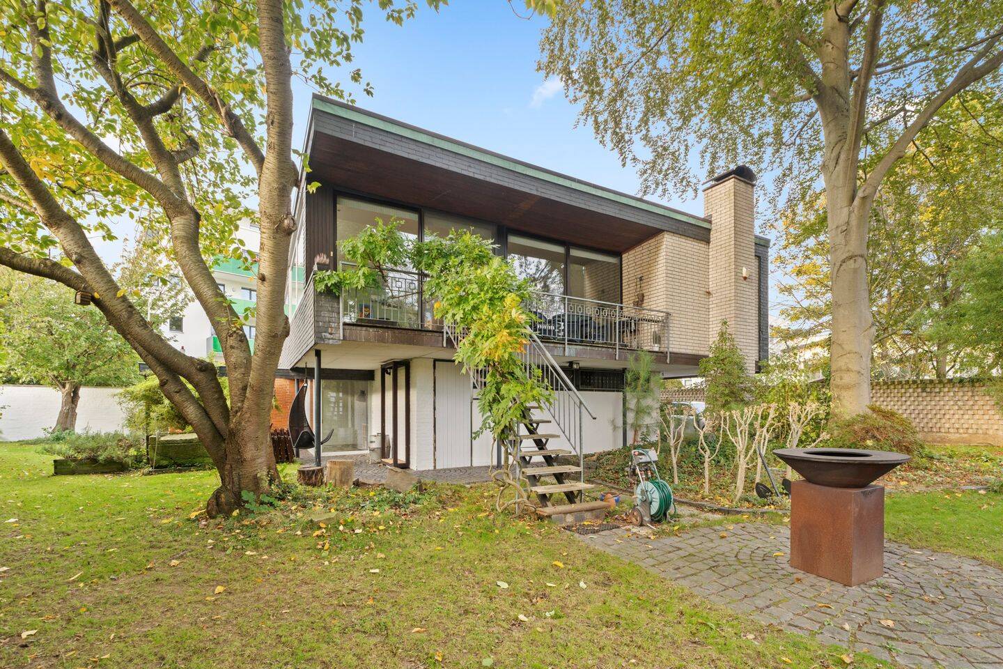 Exklusives Architektenhaus in Rheinlage mit Einliegerwohnung, Atrium und traumhaftem Blick – Köln – Vorschaubild 2