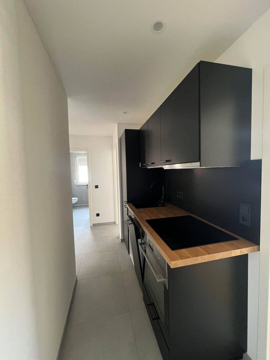 neu renoviertes & möbliertes WG Zimmer in Nürnberg – Nürnberg – Vorschaubild 3