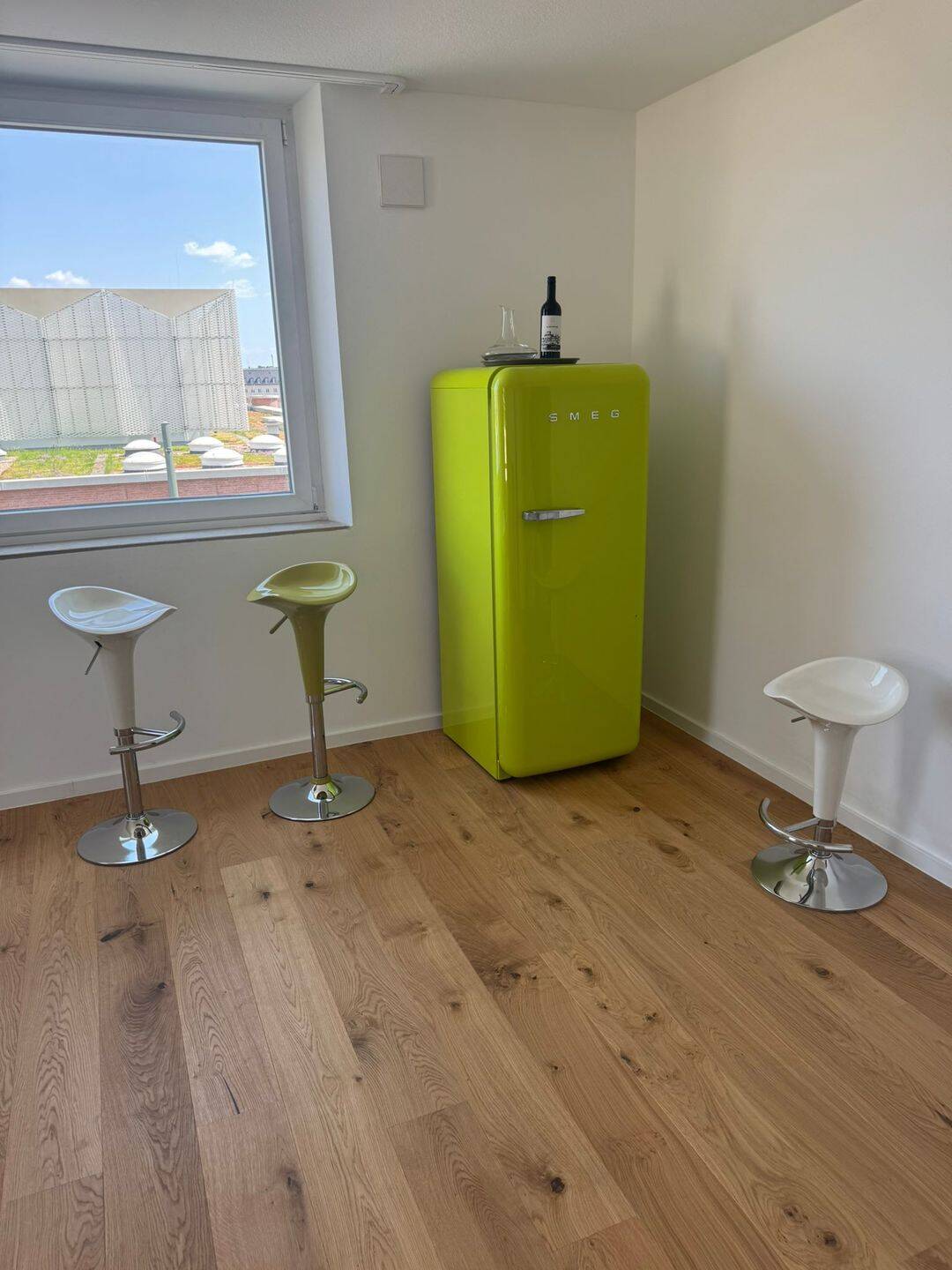 Frisch renovierte 2 Zimmer | Balkon | sofort Frei | WG möglich