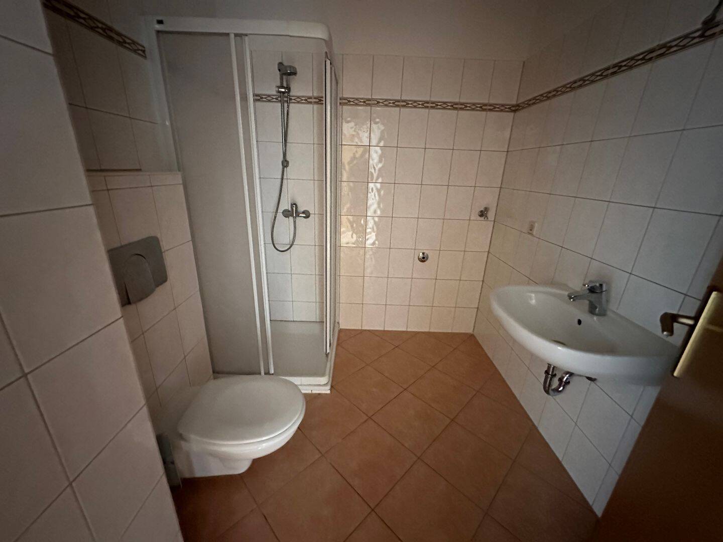 Helle Whg. im 1. OG / Laminat / Bad mit Dusche / u.v.m. – Chemnitz – Vorschaubild 6