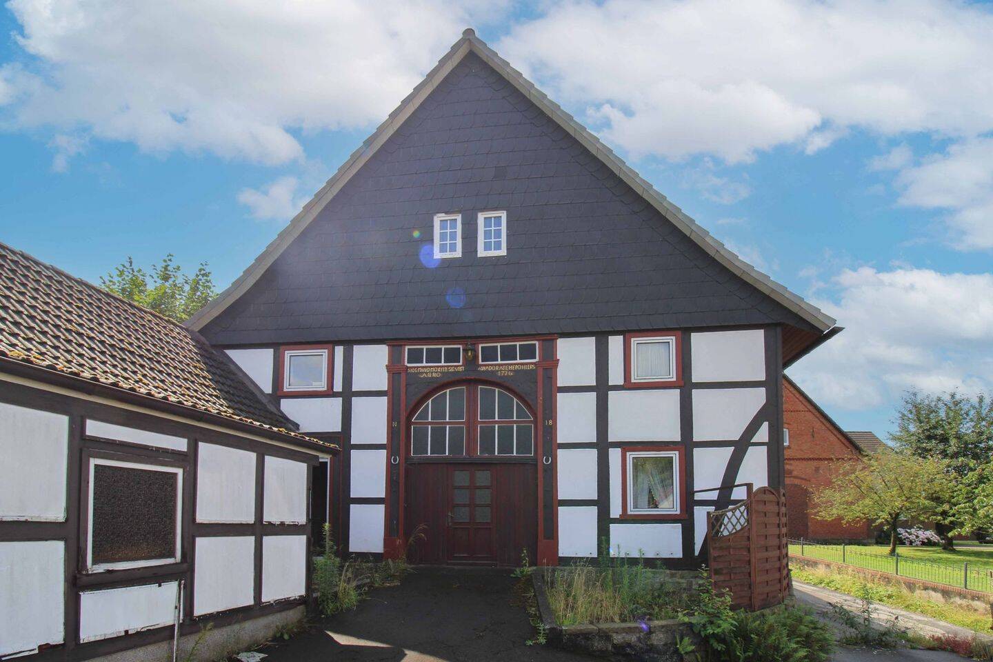 Denkmalgeschütztes EFH mit Gestaltungspotenzial in Vorstadtlage – Rinteln – Bild 1 von 9