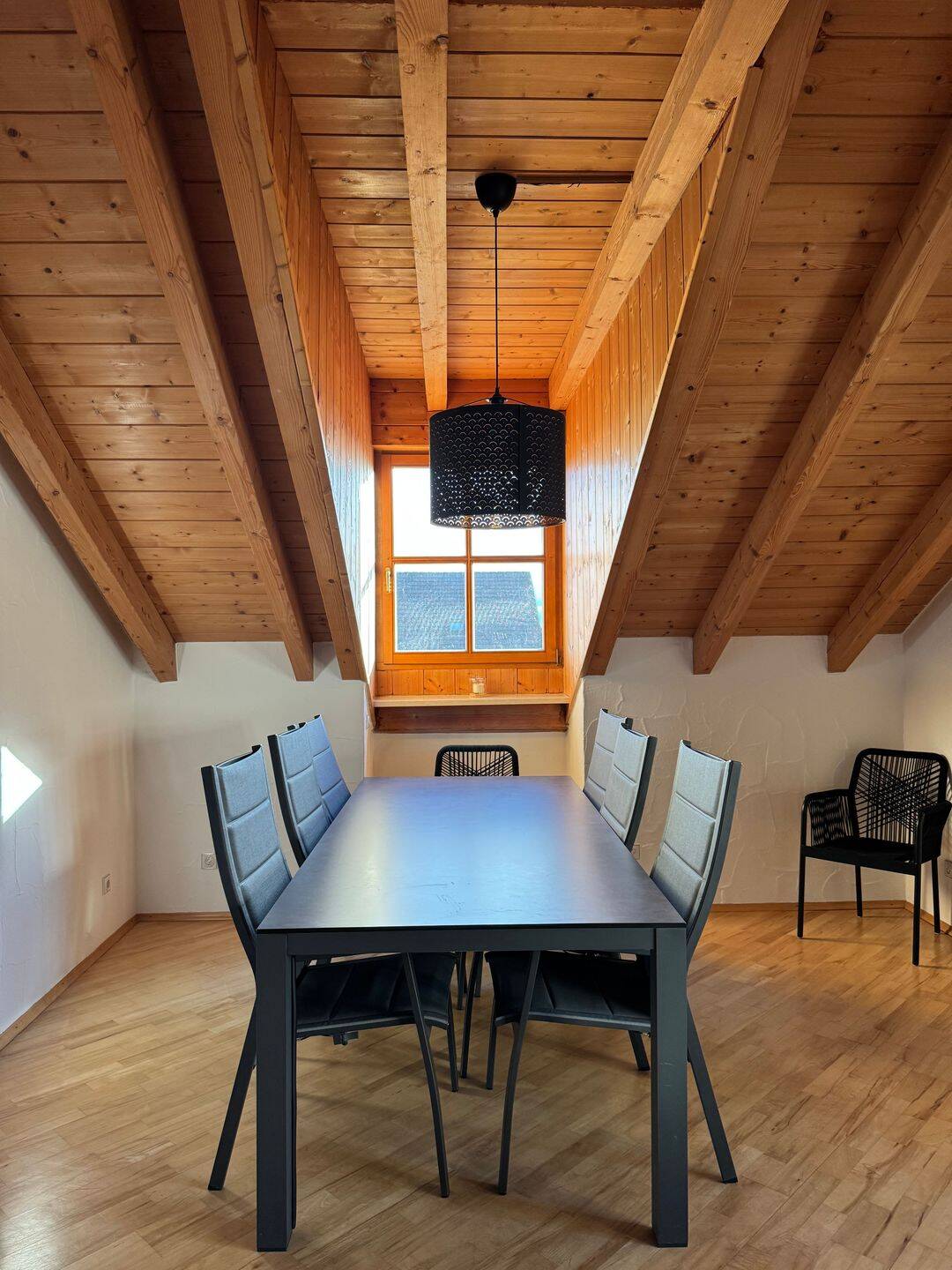 Exklusive 6-Zimmer-Dachgeschosswohnung mit 184 m² - lichtdurchflutet, großzügig und stilvoll saniert – Ingolstadt – Vorschaubild 5