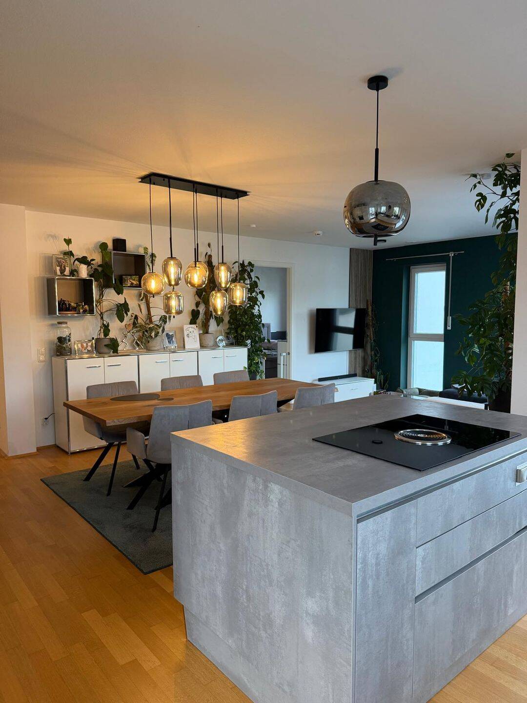 Helle hochwertige 3-Zimmer-Wohnung mit Balkon und TG Stellplatz