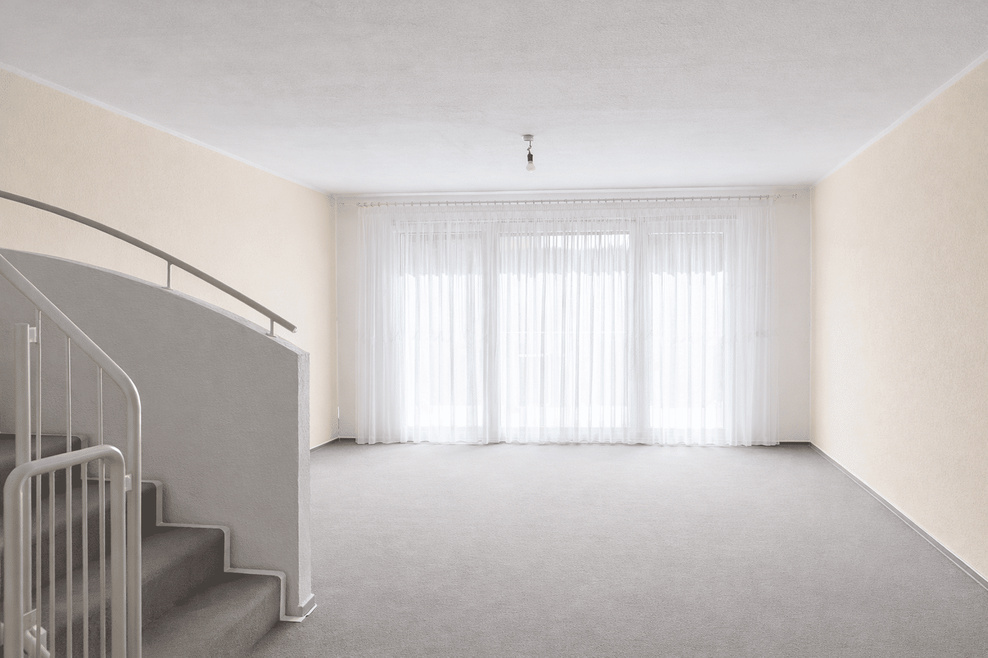 Bezugsfrei! Baujahr 2000 | 2 Pkw-Stellplätze | ausgebautes Studio | Gäste-WC | Keller | Garten – Leipzig – Vorschaubild 5