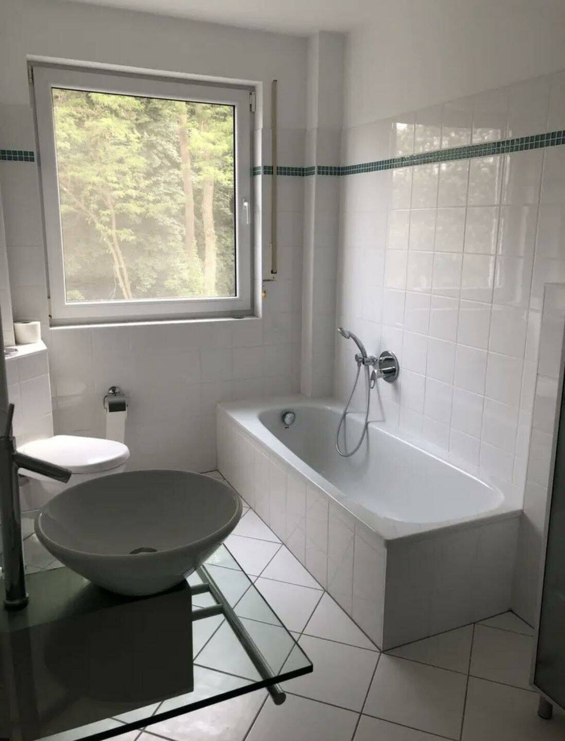 Stilvolle 3-Zimmer-Wohnung mit Balkon, Garage und hochwertiger Ausstattung im Herzen von Paderborn. – Paderborn – Vorschaubild 4
