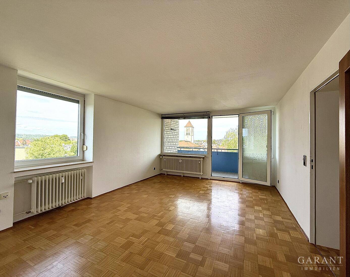 Zentral gelegene 2 Zimmer-Wohnung mit renoviertem Bad und Balkon in Neu-Ulm – Neu-Ulm – Vorschaubild 3