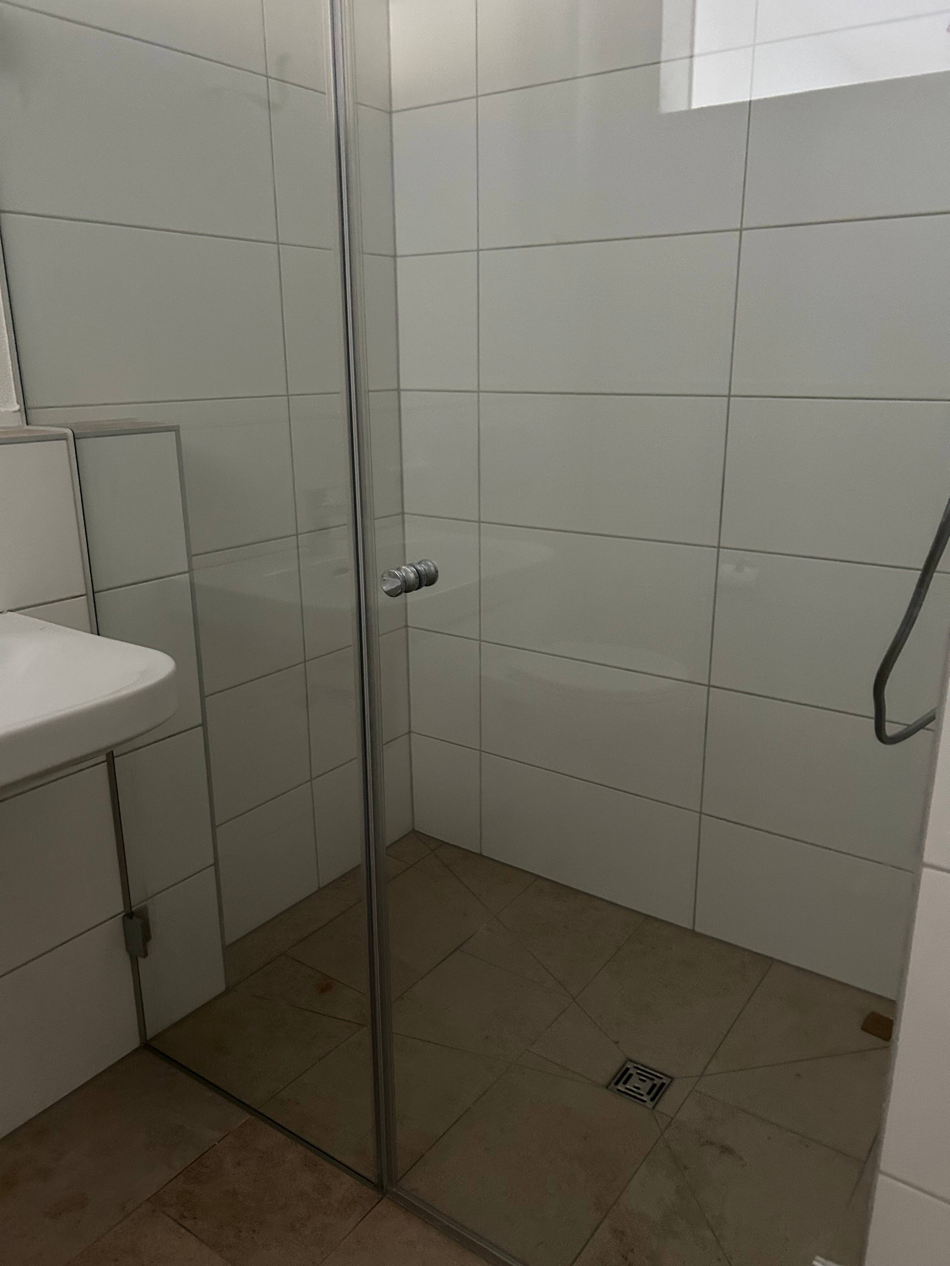 Superschöne 2 ZKB Wohnung mit EBK, Fußbodenheizung, Lift, Balkon, TG Stpl. – Ingolstadt – Vorschaubild 5