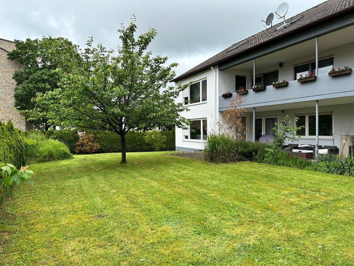 Vermietetes 5-Familienhaus mit 3 Garagen in stadtnaher Wohnlage – Crailsheim – Vorschaubild 2