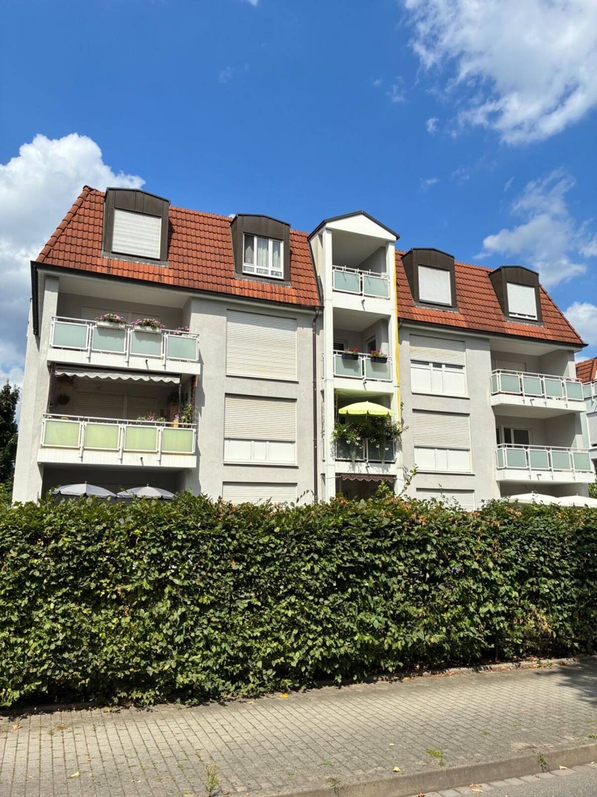 Wohnkomfort in ruhiger Lage mit Balkon, 3 Zimmern und 78,61 m² in Dresden – 1279 Dresden – Bild 1 von 9