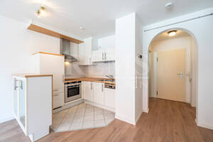 Helle 2-Zimmer-Etagenwohnung mit Balkon, EBK und TG-Stellplatz in günstiger Lage von Untertürkheim – 70327 Stuttgart – Vorschaubild 8