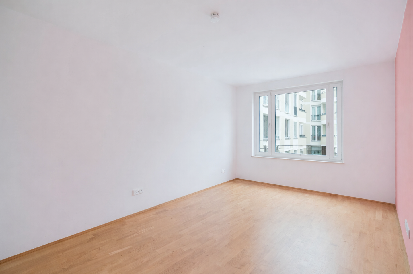 ? Erstklassiges Wohnen am Treptower Park - Charmante 3 Zimmer, En-suite Bad, Parkett & moderne EBK – Berlin – Vorschaubild 5
